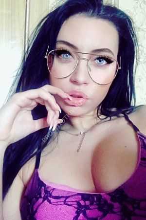 Оля, метро Филёвский парк