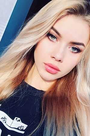 Надя, метро Планерная