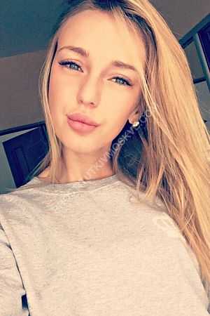 Ксения, метро Александровский сад