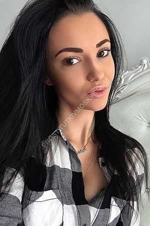Алина, метро Комсомольская
