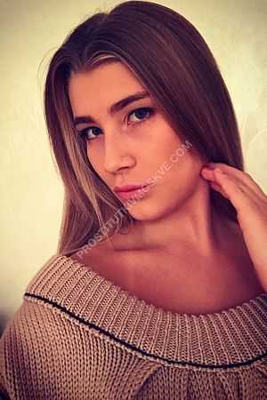 Алина, метро Локомотив
