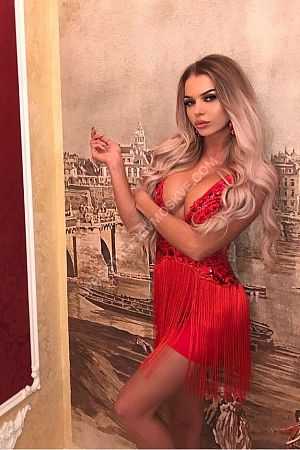 Алина, метро Маяковская
