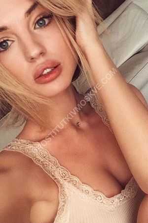 Алина, метро Цветной бульвар