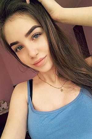 Яна, метро Крымская