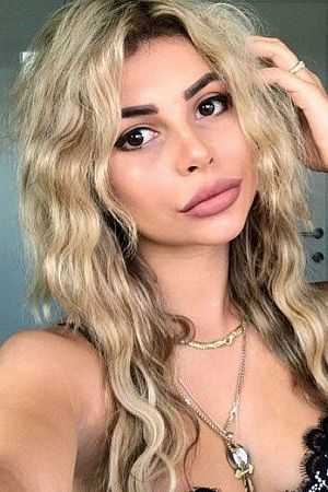 Юлия, метро Окружная