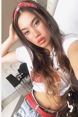 Алла, метро Парк культуры