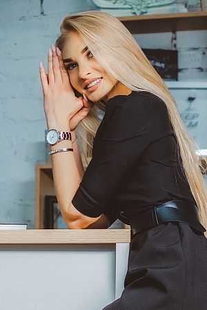 лиля, метро Лесопарковая