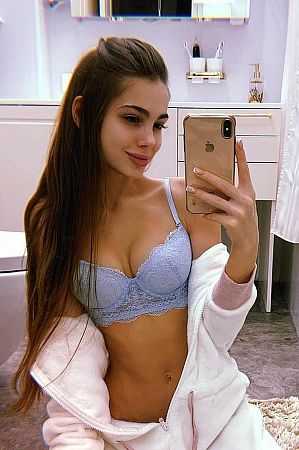 Алла, метро Киевская