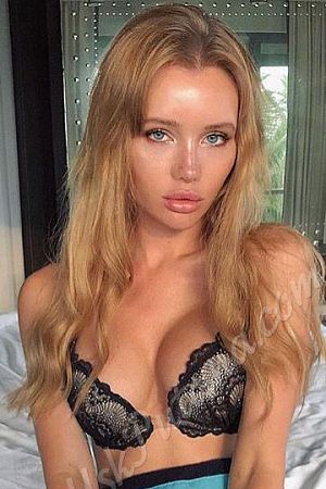 Юля, метро Дмитровская