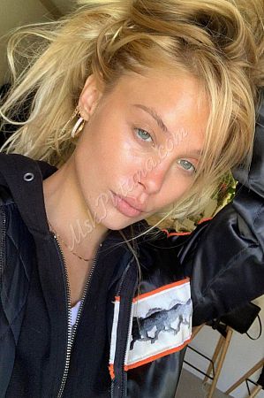 Оксана, метро Бульвар Адмирала Ушакова