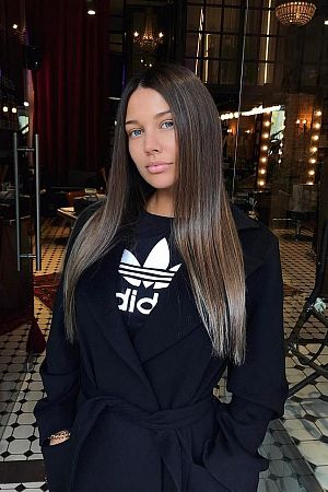 Илона, метро Авиамоторная