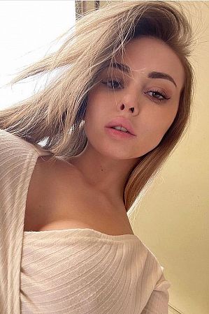 Анжелла, метро Тушинская