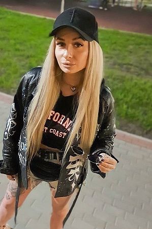Анжелла, метро Комсомольская