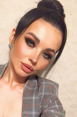 Лена, метро Площадь Революции