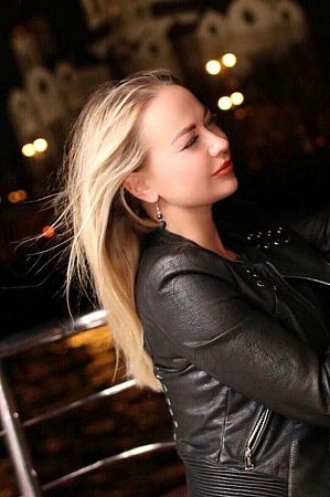 Лена, метро Варшавская