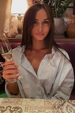 Юля, метро Библиотека имени Ленина