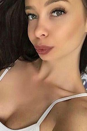 Мия, метро Цветной бульвар